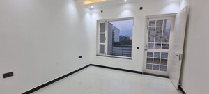Room in 3 BHK Independent House at JakhaN-Rajpur Road – for Sale