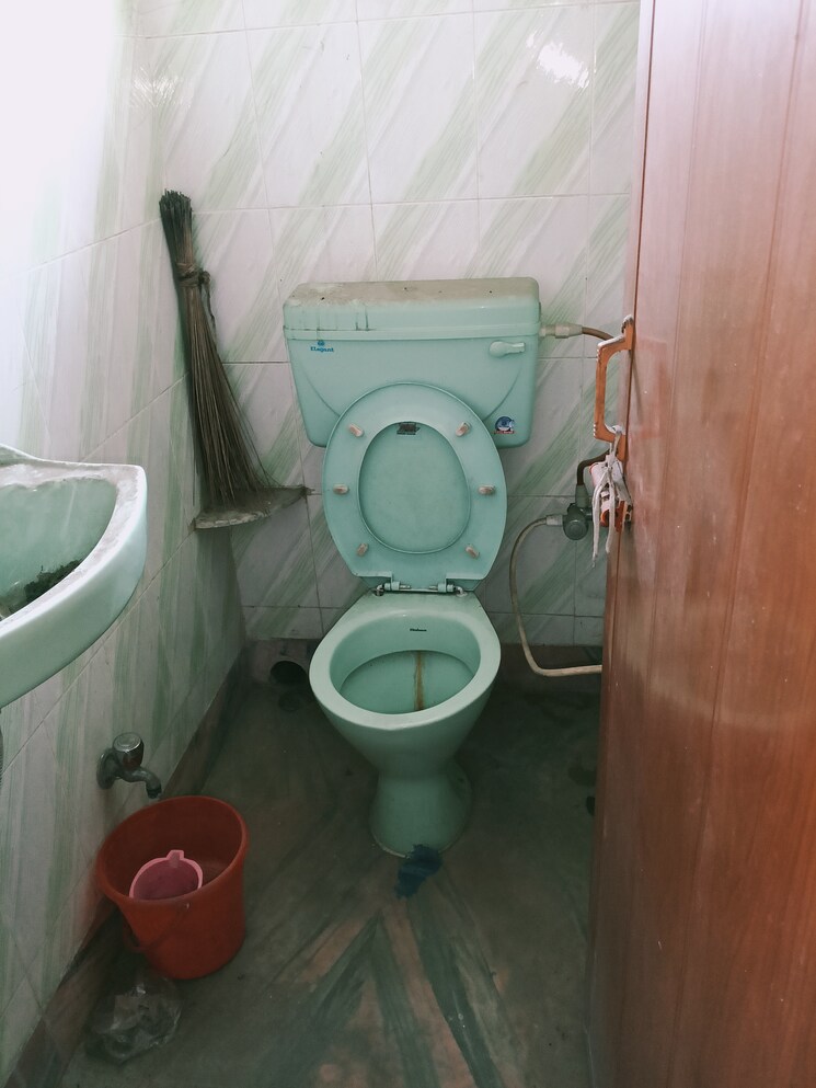 Bathroom, garia 5 Bedroom 1600 Sq.Ft. Independent House In Garia Kolkata 8421847