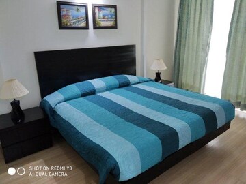 Bedroom in 3 BHK Apartment at DLF Park Place, Sector 54 – for Rent