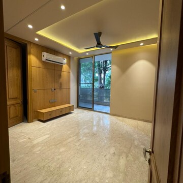 Room in 4 BHK Builder Floor at Ansal API Esencia, Sector 67 – for Sale