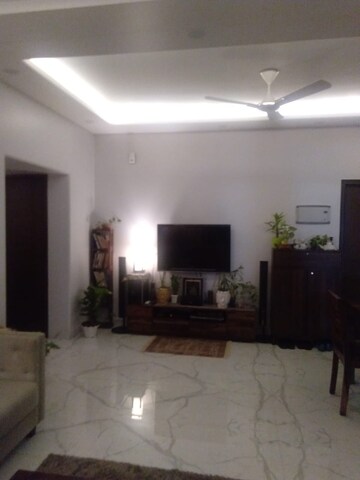 Room in 2.5 BHK Apartment at Vasant Kunj – for Sale