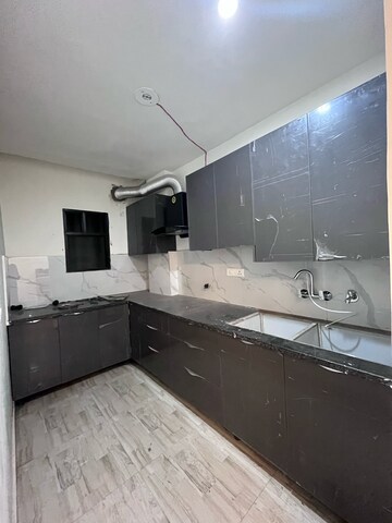 Kitchen in 2 BHK Builder Floor at Sector 43 – for Rent