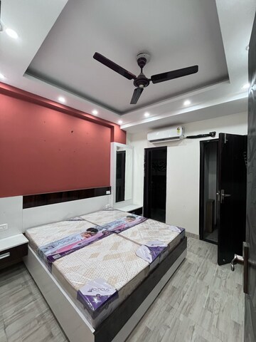 Bedroom in 2 BHK Builder Floor at Sector 43 – for Rent