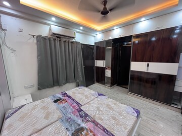 Bedroom in 2 BHK Builder Floor at Sector 43 – for Rent