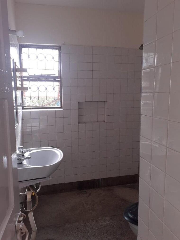 Bathroom, vasant kunj 2 Bedroom 1050 Sq.Ft. Apartment In Vasant Kunj Delhi 8421911