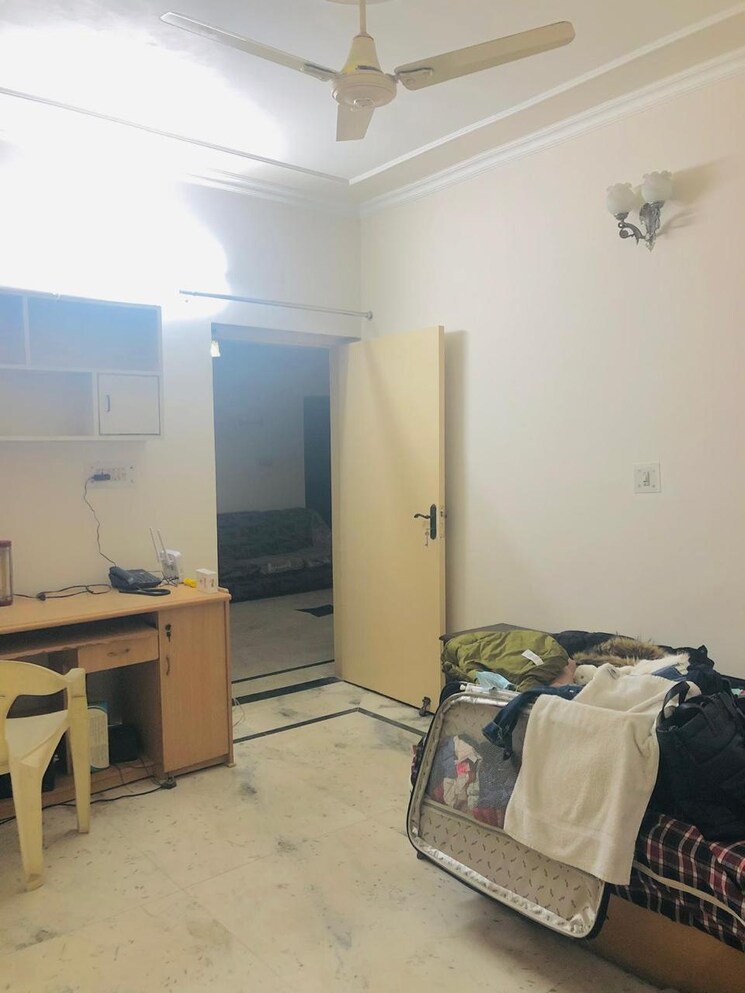 Room, vasant kunj 4 Bedroom 1700 Sq.Ft. Apartment In Vasant Kunj Delhi 8421941