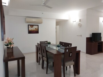 Team Area in 4 BHK Apartment at DLF Park Place, Sector 54 – for Rent