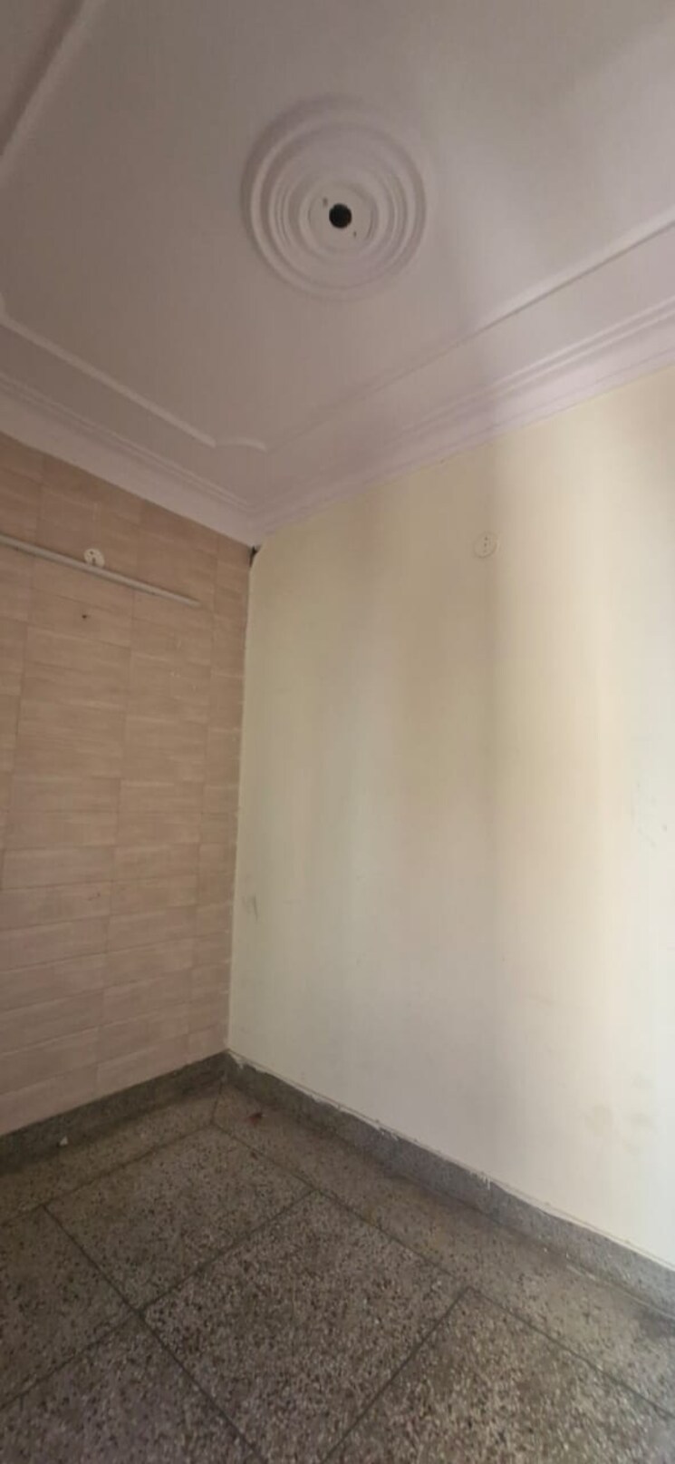 Room, sector 8 2.5 Bedroom 160 Sq.Ft. Independent House In Sector 8 Faridabad 8421987