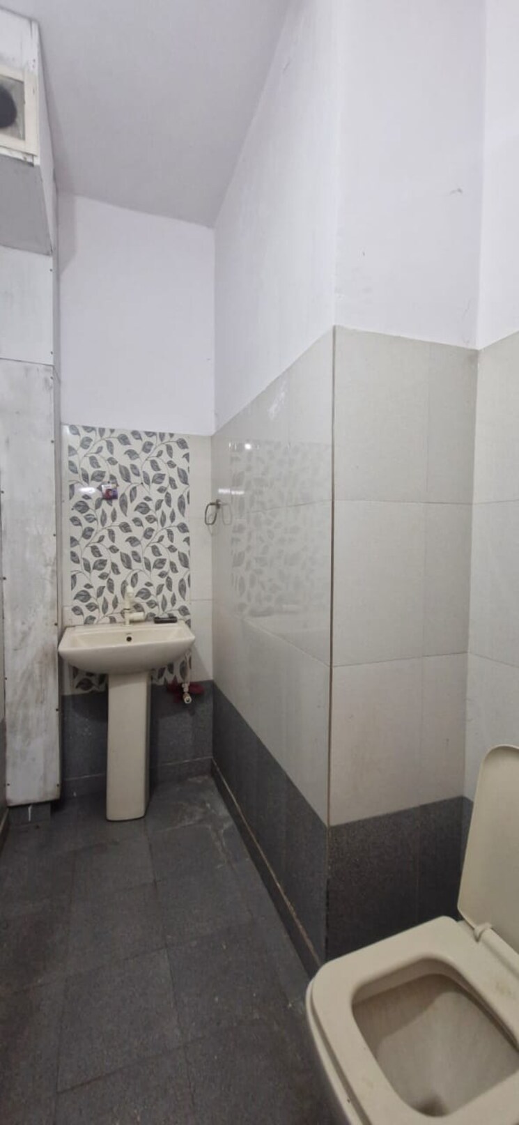 Bathroom, sector 8 2.5 Bedroom 160 Sq.Ft. Independent House In Sector 8 Faridabad 8421987