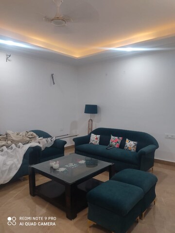 Living Room in 4 BHK Builder Floor at Sector 43 – for Rent