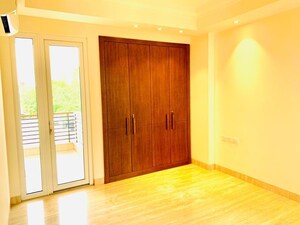 Room in 4 BHK Builder Floor at Vasant Vihar – for Sale