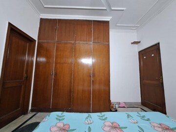 Furnished Amenities in 2 BHK Builder Floor at Malviya Nagar – for Rent