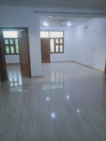 3 BHK Builder Floor For Rent in Unitech South City II, Sector 50