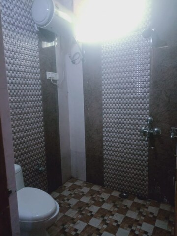 Bathroom in 3 BHK Builder Floor at Unitech South City II, Sector 50 – for Rent