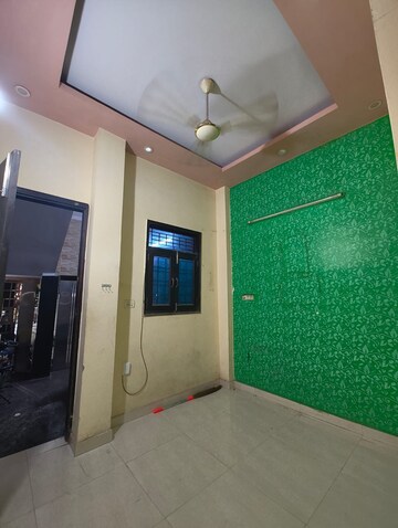 Room in 1 BHK Builder Floor at Govindpuri – for Rent