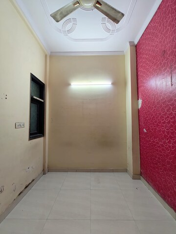 Room in 1 BHK Builder Floor at Govindpuri – for Rent