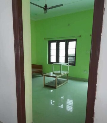 Room in 2 BHK Independent House at Aliganj – for Rent