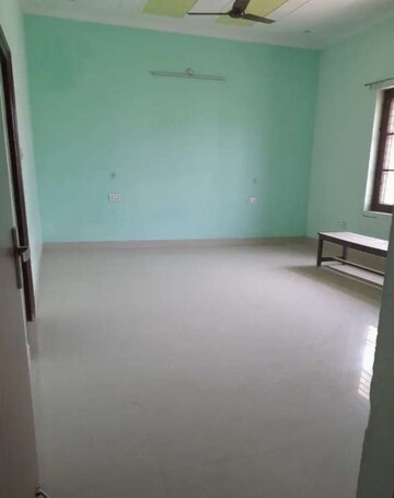 2 BHK Independent House For Rent in Aliganj