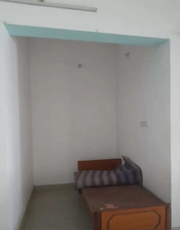 Room in 2 BHK Independent House at Aliganj – for Rent