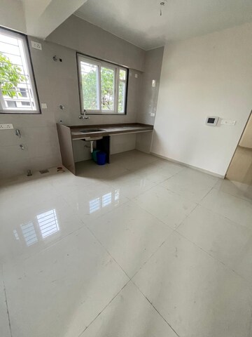 Room in 2 BHK Apartment at Ravetkar Janhavi, Kothrud – for Rent