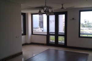 Room in 4 BHK Builder Floor at Sukhdev Vihar – for Sale