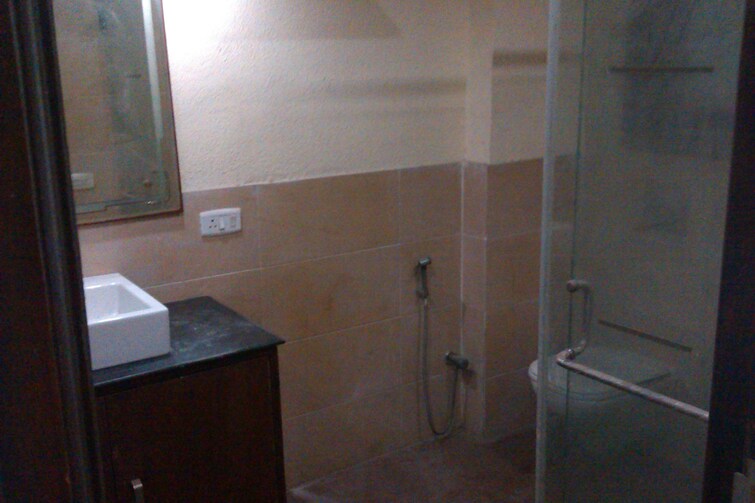 Bathroom, sukhdev vihar 4 Bedroom 2700 Sq.Ft. Builder Floor In Sukhdev Vihar Delhi 8422095