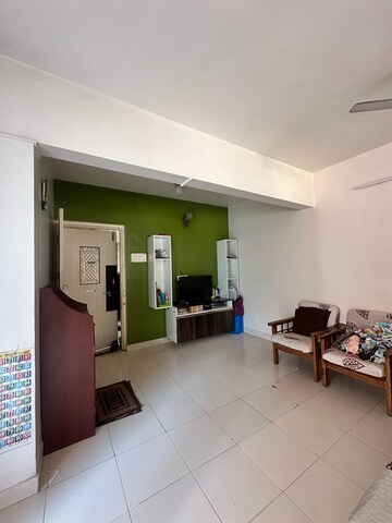 Master Bedroom in 2 BHK Apartment at Mahadkar Residency, Paud Road – for Rent
