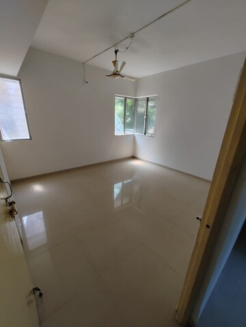 Room in 2 BHK Apartment at Dhanlaxmi Park, Kothrud – for Rent