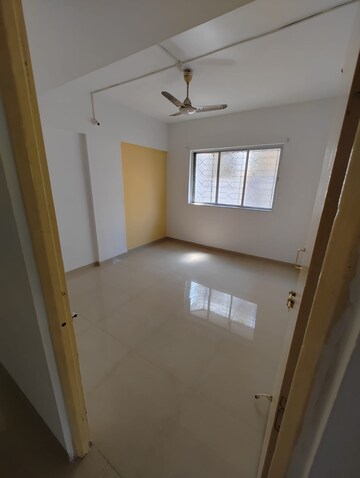 Room in 2 BHK Apartment at Dhanlaxmi Park, Kothrud – for Rent