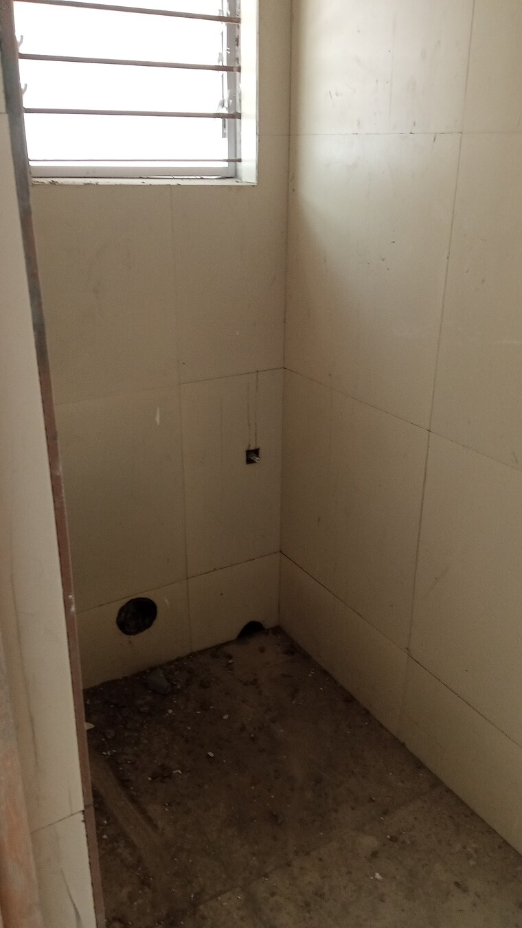 Bathroom, prince anwar shah road 2 Bedroom 1032 Sq.Ft. Apartment In Prince Anwar Shah Road Kolkata 8422122