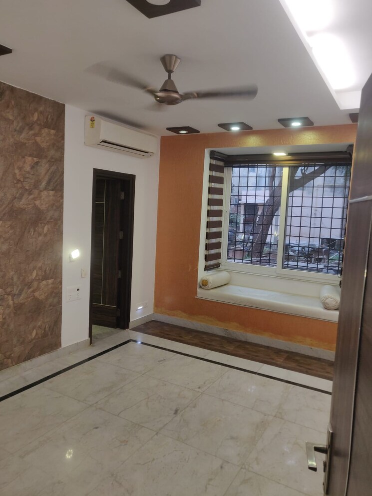 Room, vasant kunj 4 Bedroom 1800 Sq.Ft. Apartment In Vasant Kunj Delhi 8422123