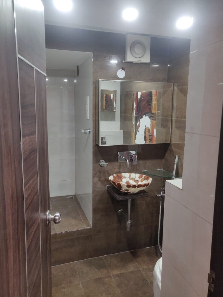 Bathroom, vasant kunj 4 Bedroom 1800 Sq.Ft. Apartment In Vasant Kunj Delhi 8422123