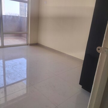 2 BHK Apartment For Rent in Pyramid Elite, Sector 86