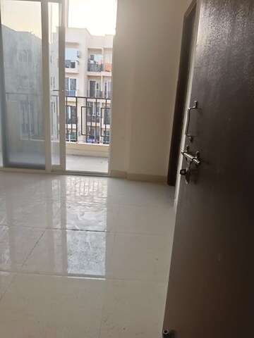 Room in 2 BHK Apartment at Signature Orchard Avenue 2, Sector 93 – for Sale