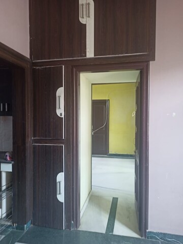 Furnished Amenities in 1.5 BHK Builder Floor at Sector 11 – for Rent