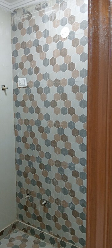 Bathroom in 2 BHK Builder Floor at Govindpuri – for Rent