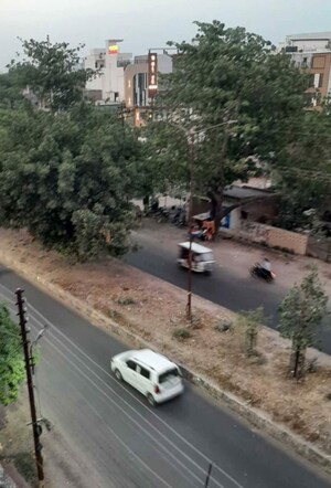 Master Bedroom in 5 BHK Villa at Grand Homes Alambagh, Alambagh – for Sale