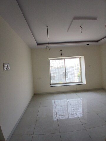 Room in 3 BHK Apartment at Narendra Nagar – for Sale