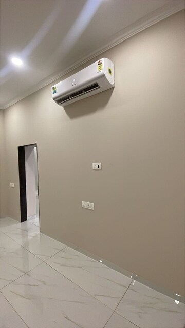 2 BHK Apartment For Rent in Lodha Vista, Lower Parel