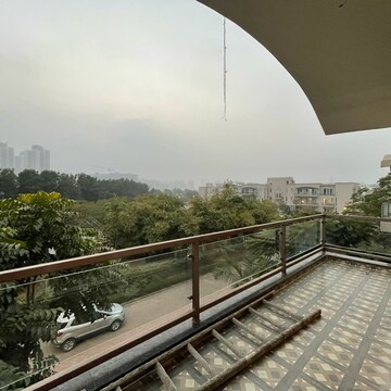 Balcony in 3 BHK Builder Floor at BPTP Amstoria, Sector 102 – for Rent