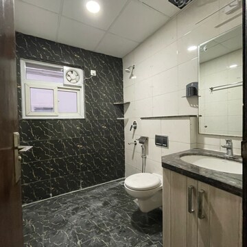 Kitchen in 3 BHK Builder Floor at BPTP Amstoria, Sector 102 – for Rent