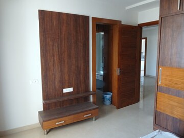 Room in 3 BHK Builder Floor at Sector 14 – for Rent