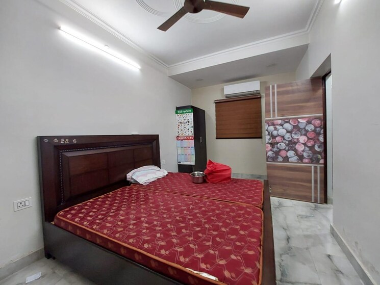 Bedroom, madhur-apartment 2.5 Bedroom 1000 Sq.Ft. Apartment In Paschim Vihar Delhi 8422313
