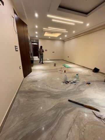 Room in 3.5 BHK Apartment at Navbharat Apartments, Paschim Vihar – for Rent