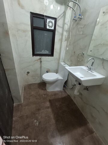 Bathroom in 1 RK Builder Floor at Sector 14 – for Rent