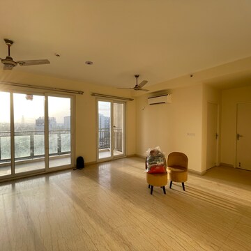 Room in 3 BHK Apartment at Conscient Heritage Max, Sector 102 – for Rent