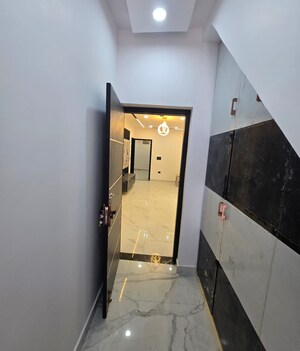 Furnished Amenities in 2 BHK Builder Floor at Lajpat Nagar 4 – for Sale