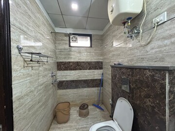 Bathroom in 3 BHK Apartment at Connaught Place – for Rent