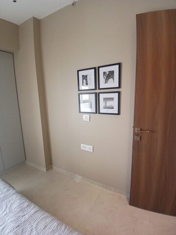 Room in 3 BHK Apartment at Piramal Vaikunth, Balkum Pada – for Rent