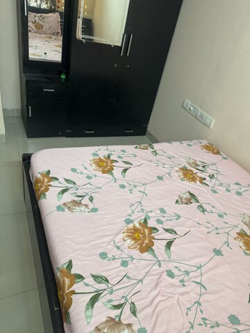 Room in 2 BHK Apartment at Rustomjee Urbania Atelier, Majiwada – for Sale